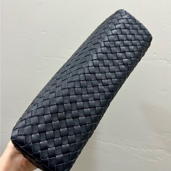 Black Premium Woven Cowhide Retro Metal Frame & Push Lock Handbag, Crossbody - Picture 13 of 16